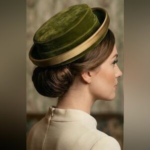 Elegant Vintage Green and Gold Women's Pillbox Hat